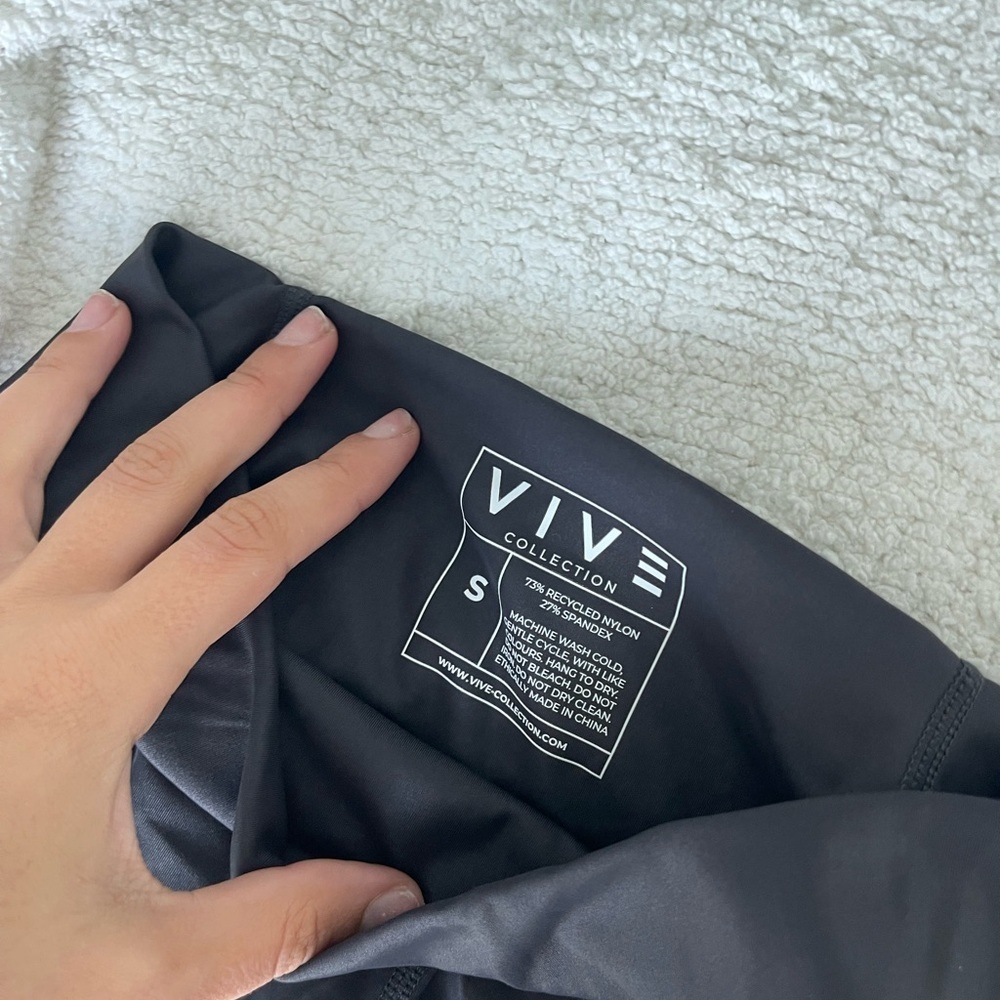 Vive Black High-Waisted Leggings - Picture 4 of 4